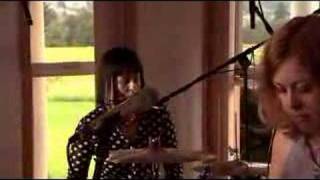 Sleater-Kinney Modern Girl