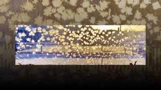 Рисует узоры мороз на стекле. Draws frost patterns on glass.