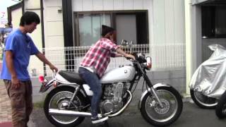 初挑戦！小柄な女の子でもSR400のキックスタートができるか？！