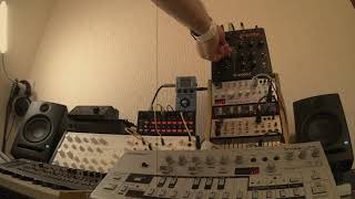 Roland TB-03 vs Korg Volca Bass+Waldorf 2-pole