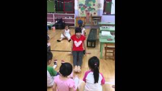 hokey pokey shake (Super Simple Songs)