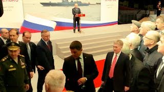 ОХРАНА ПУТИНА ОТТЕСНЯЕТ БЕГЛОВА И ПЕСКОВ Неравнодушный (security Putin's)