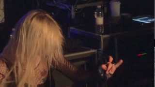 Pretty Reckless Make Me Wanna Die Live Quebec 2012 HD 1080P