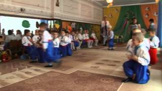 Танец мальчиков в детском садике, "Маленькі козачата"