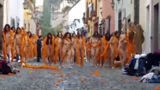 Códigos Viajes - Spencer Tunick en San Miguel de Allende, Gto.