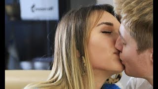 Как поцеловать  с  языком  ?  Пошаговая инструкция  ?