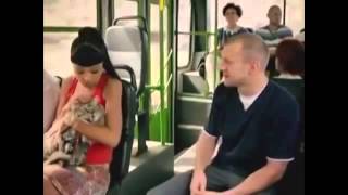 Пристал к девушке в автобусе, вот что получилось ...