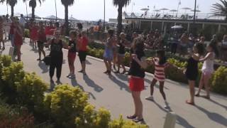 Flashmob Lido di Camaiore contro il femminicidio