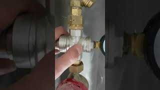 Дефектный редуктор давления
