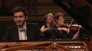 Mario Häring - Beethoven Piano Concerto No. 1 in C major Op. 15