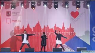 Диана Гурцкая на Дне города в Зеленограде. "Два сердца"