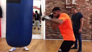 WHOA! Amir Khan 8 Punches In Less Then 1 Second! Esnews Boxing