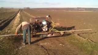 Саморобний оприскувач (самодельный опрыскиватель).