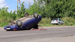ДТП за містом: одне авто перевернулось інше в кюветі!