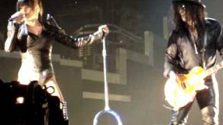 Fergie and SLASH performing LIVE at the Staples Center 3/30/10!!