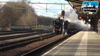 Stoomtrein raast door Weert