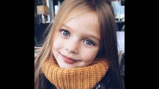 Анна Павага против Кристина Пакарина.