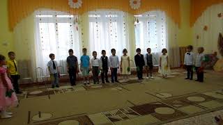 Песня "Осень пришла" (сл. и муз. С. Юдиной) в подготовительной группе. Осенний утренник.