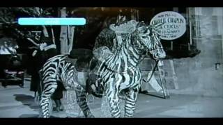 BREAKING NEWS !!! 1928 MOBILE PHONE CALL TIME TRAVELLER Charlie Chaplin movie