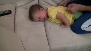 Как делать детский массаж - How to do a baby massage