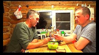 Зимняя рыбалка на таежной речке / Вечер в таежной избе