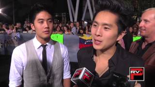 Ryan "Niga" Higa and Justin Chon own the Twilight: Breaking Dawn Part 2 carpet!