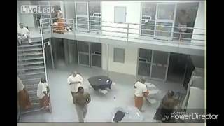 KNIFE FIGHT IN COUNTY JAIL 5 INJURED!!