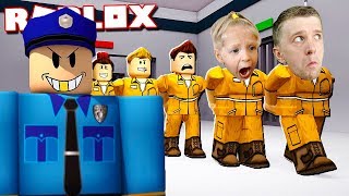 Тюрьма и ПОЛИЦИЯ в ROBLOX Совершаем Побег с Миланой из тюрьмы в Роблокс приключение мульт героя