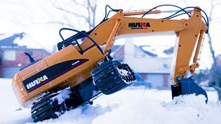 Huina RC  Excavator 1550 Fun in Snow (2018)