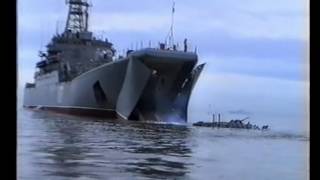 Морская пехота РФ. выход БТР-80 на плав из БДК. ТОФ