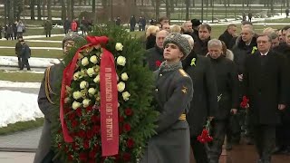 Владимир Путин участвует в памятных мероприятиях, посвященных Дню прорыва блокады Ленинграда.