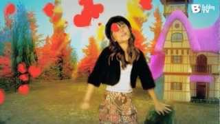 Larissa Manoela (Maria Joaquina) - Beijo, Beijinho, Beijão