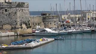 Passeggia tra città vecchia, porto e lungomare a Gallipoli e prenota una casa vacanza in residence.