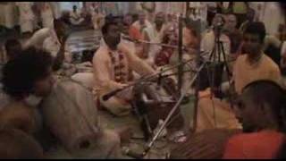Naru Gopal - Hare Krishna Bhajan in Mayapur