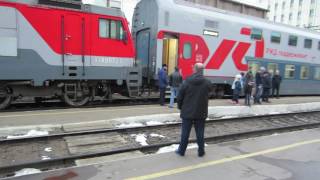Смена локомотивной бригады электровоза ЭП20-023 на станции Лиски. Поезд №104 Москва – Адлер