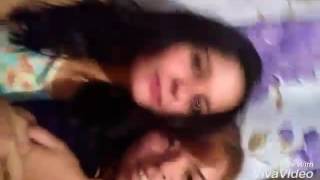 Cê tá amassando o meu peitinho?