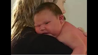 Woman gives birth to nearly 6kg baby| CCTV English
