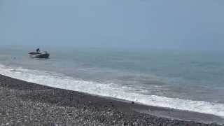 На пляже в мае море  t +21°C  тепло 30 мая 2015  t +19°C,  Лазаревское SOCHI