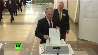 Владимир Путин принял участие в голосовании
