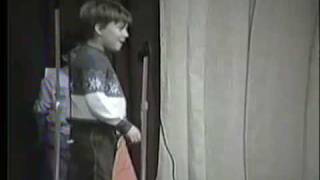 kid pees his pants on stage