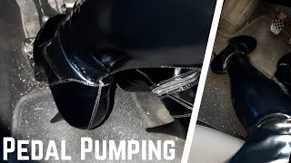 251 - PEDAL PUMPING mit meinen sexy schwarzen Lackoverkneestiefeln... ?