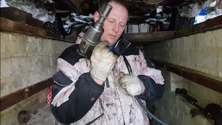 Замена подушки крепления АКПП. Устранение вибраций кардана часть 2
