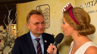 Мер Львова Андрій Садовий агітує пити какао