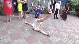 тётка села на шпагат на свадьбе РЖАЧ !!!