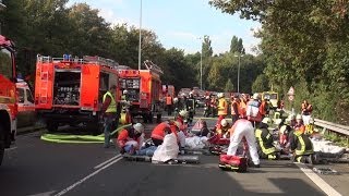 [MANV-GROSSÜBUNG] - Verkehrsunfall zwischen Linienbus und PKWs - Grosseinsatz für 156 Einsatzkräfte