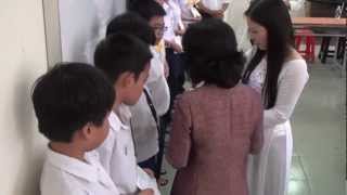 Giáo xứ Phú Trung - Cấp phát học bổng cho học sinh, sinh viên nghèo. 2012-2013. 2.