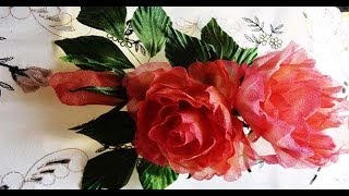 Нежная роза из шелка