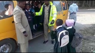 HATARI: Watoto 48 Wajazwa kwenye School Bus Moja