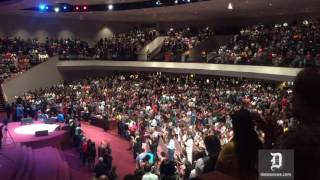 WATCH: Oak Cliff Bible Fellowship gives law enforcement officers a standing ovation