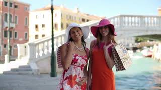 Shop with friend | Upskirt Clothing